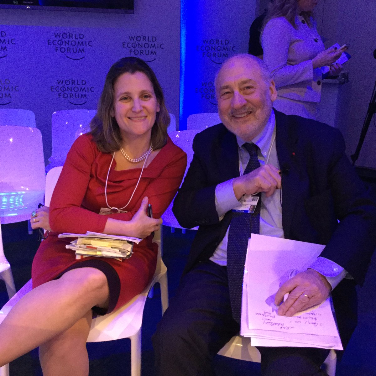 CommerceCanada's tweet photo. Très agréable rencontre avec mon ami @JosephEStiglitz ici au #FEM #FEM16 #Davos2016 - min. Freeland https://t.co/eTS0o6D0pS
