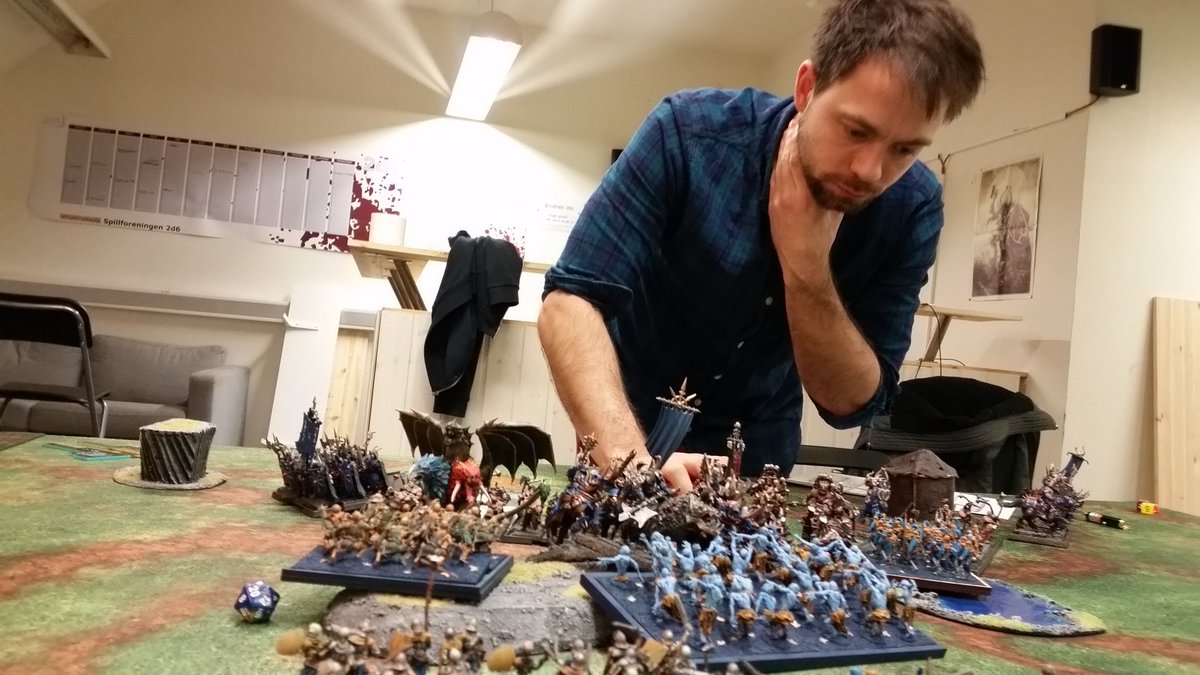 Fred_Oslo's tweet photo. Game 2 Invade scenario. @matsemann retaliates and beats me! #kow #kingsofwar #mantic https://t.co/2vgXaXJirF