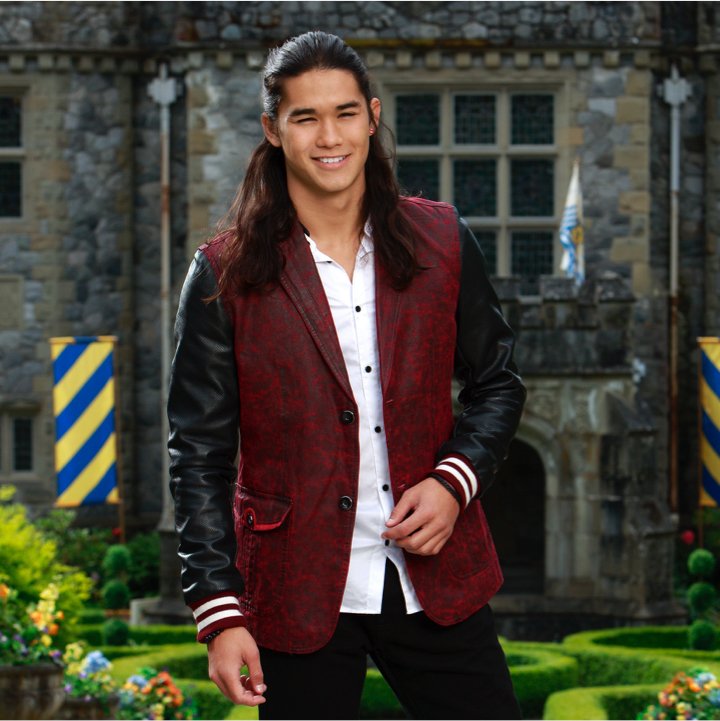 descendants's tweet photo. HBD @BoobooStewart! https://t.co/o2VYIaVVVZ