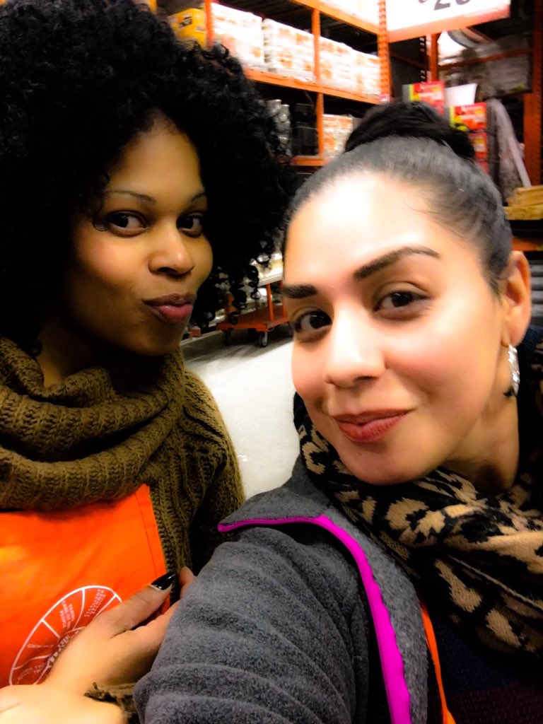 MaryREstra's tweet photo. The 2 million dollar pasas! Top pasas in #d285 🤑🤑 #brooklyn #1225hamilton #prodesk #1225 #salesinpro https://t.co/t2UjE9YooC