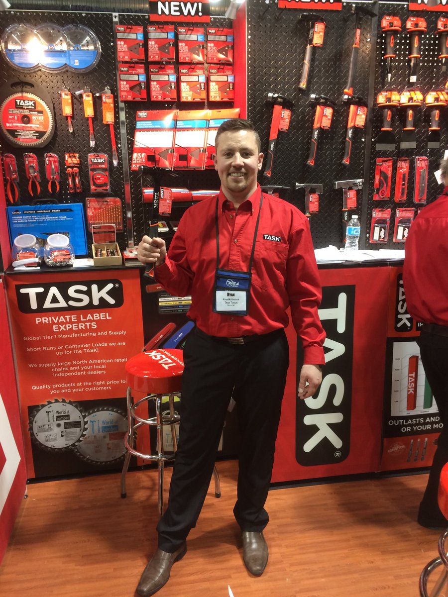 TASK_TOOLS's tweet photo. Our Alberta & Territories sales rep Ryan McGregor hanging out at #WRLA #TASKTOOLS booth 773! #2016WRLAROCKTHESHOW https://t.co/IMQIUwfhgt