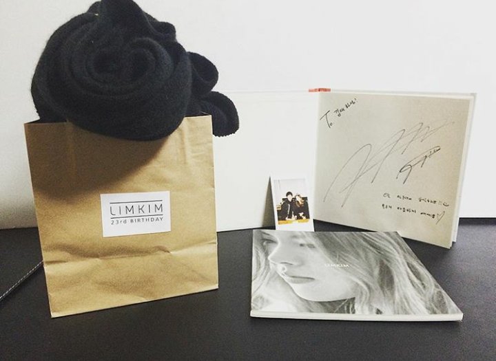 limkimpics's tweet photo. 160120 Lim Kim birthday event goodies [cr. https://t.co/gq1YkUp7B0 and francisjy_ ] https://t.co/OTgdXtaNlH