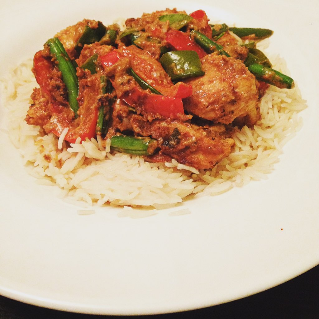 HapiFoodCo's tweet photo. Chicken stir-fry in a peanut satay sauce! #MenuComingSoon 

#GoodFood #HealthyEating #HealthyFood #nom #delicious https://t.co/n15OpFaQFo