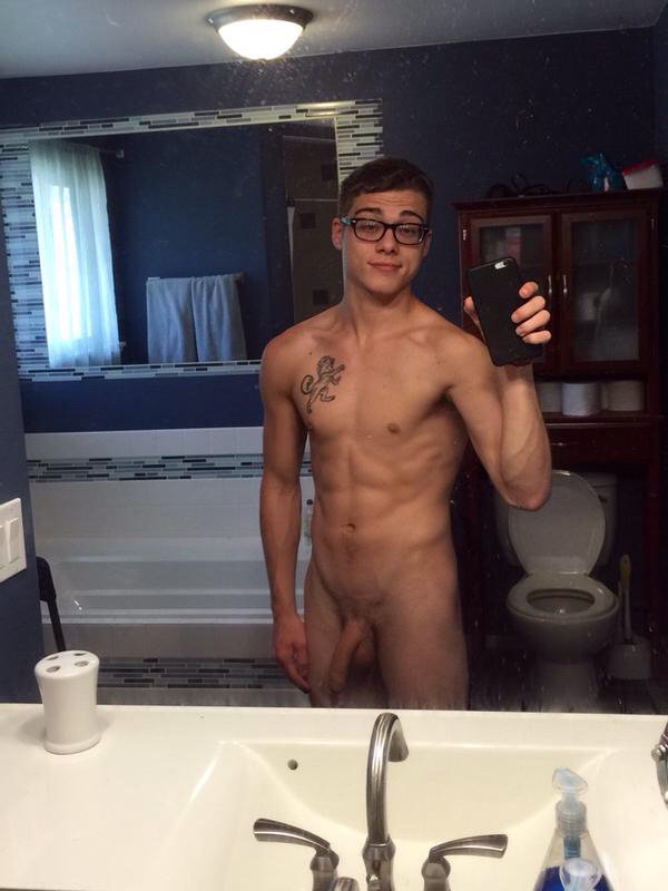 JCBFan69's tweet photo. I’d Want #HungGeek to Tie Me Down to His Bed and Fuck My Cumdump with His Big Thick Dick for As Long as He Pleases! https://t.co/0Eboo7pJQO