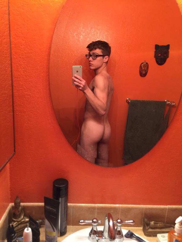JCBFan69's tweet photo. I’d Want #HungGeek to Tie Me Down to His Bed and Fuck My Cumdump with His Big Thick Dick for As Long as He Pleases! https://t.co/0Eboo7pJQO