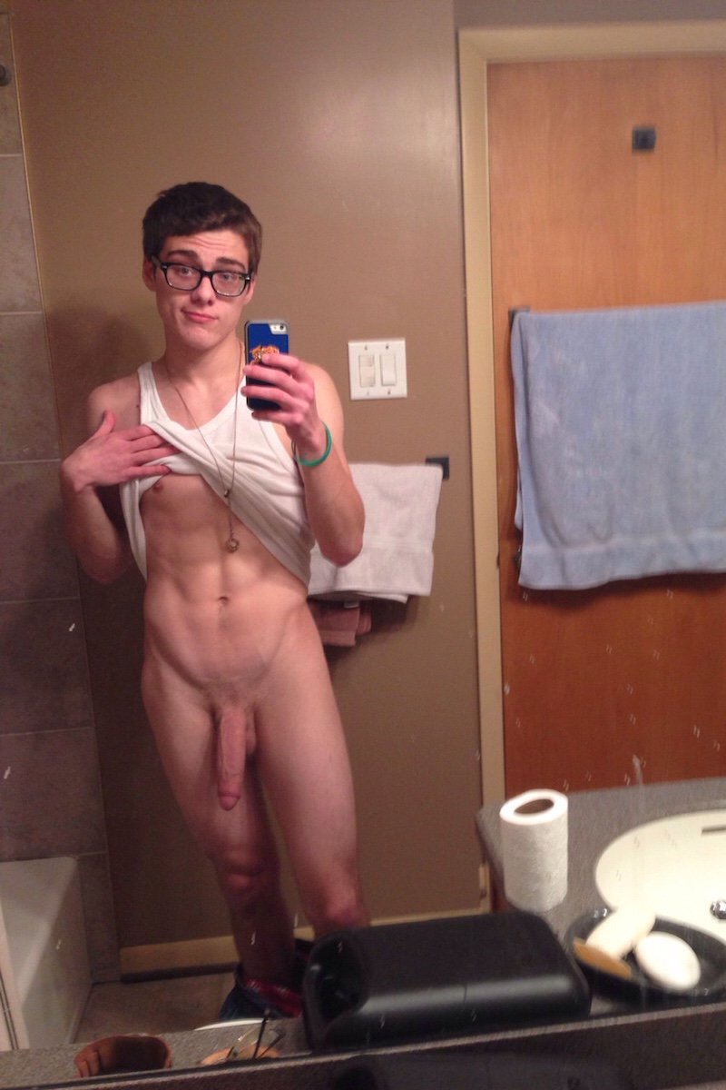 JCBFan69's tweet photo. I’d Want #HungGeek to Tie Me Down to His Bed and Fuck My Cumdump with His Big Thick Dick for As Long as He Pleases! https://t.co/0Eboo7pJQO