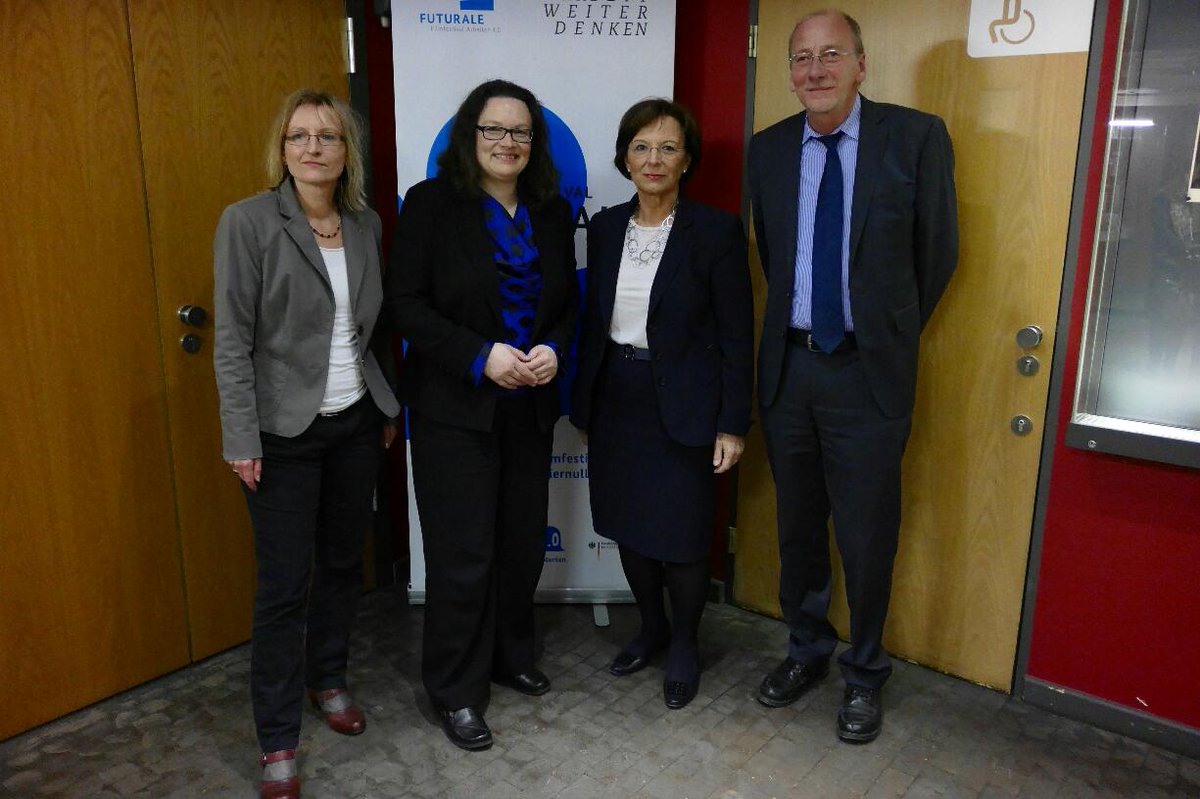 BMAS_Bund's tweet image. BM'in Nahles eröffnet #FUTURALE mit Kulturreferent Dr. Küppers &amp;amp; Staatsministerin Emilia Müller im @filmmuseummuc