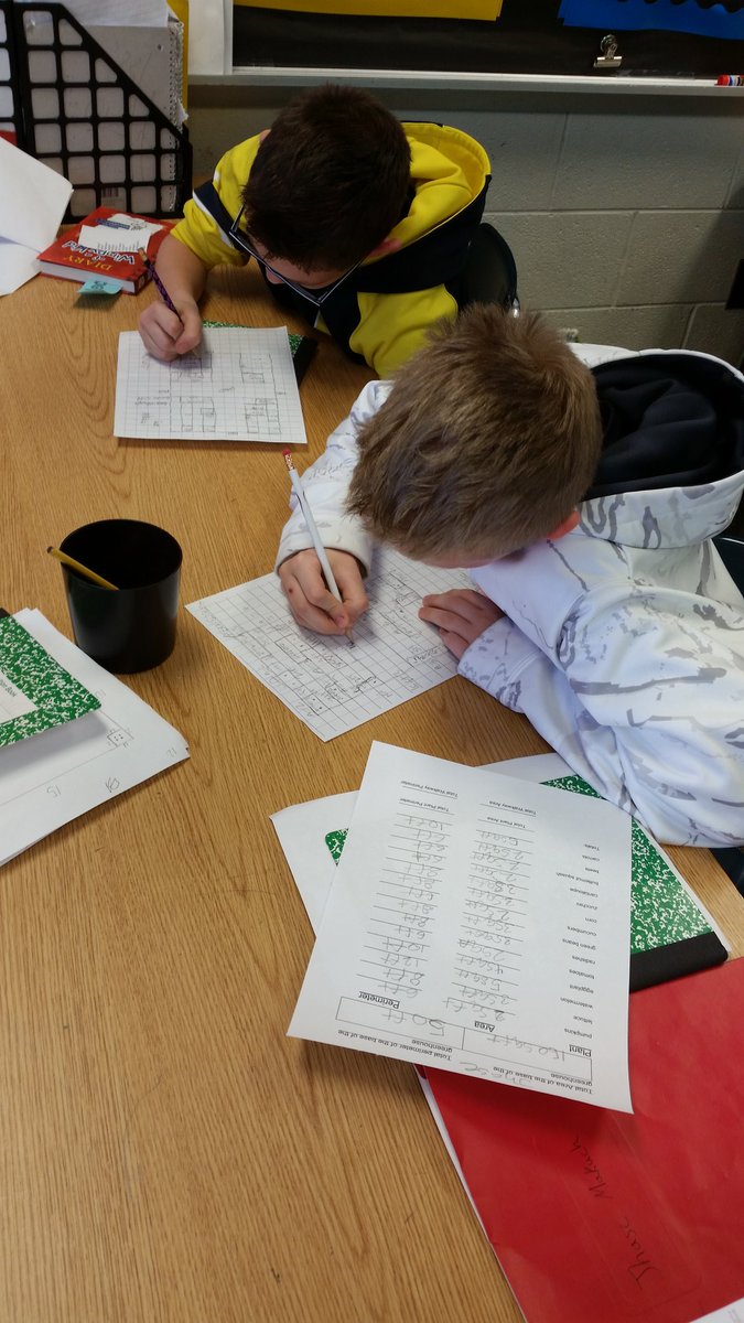 michelebielby's tweet photo. Dieck 3rd calculate area and perimeter of their greeenhouse design @dieckk5 @swartz_creek @CBSInnovationTV https://t.co/okr5El3tRW