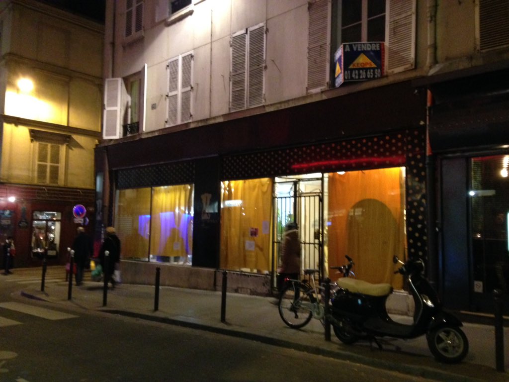 BettinaPuchault's tweet photo. @TransGenreMedia @zizedupanier @mesbatignolles la cultissime boutique ANGEL est entrain de fermer pour toujours... https://t.co/cY9Mu3J0zw