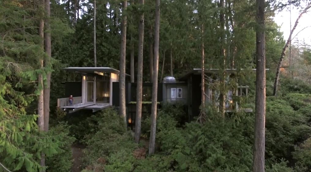 Watch this video highlighting incredible #design of a home in the woods via <a href="/NOWNESS/">NOWNESS</a> bit.ly/1QlQuUi
