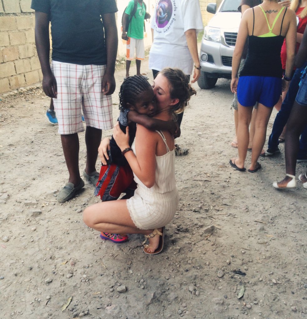 grisafe_colleen's tweet photo. Happy National Hug Day ❤️🇭🇹 #missinghaiti https://t.co/aKxInex6MF