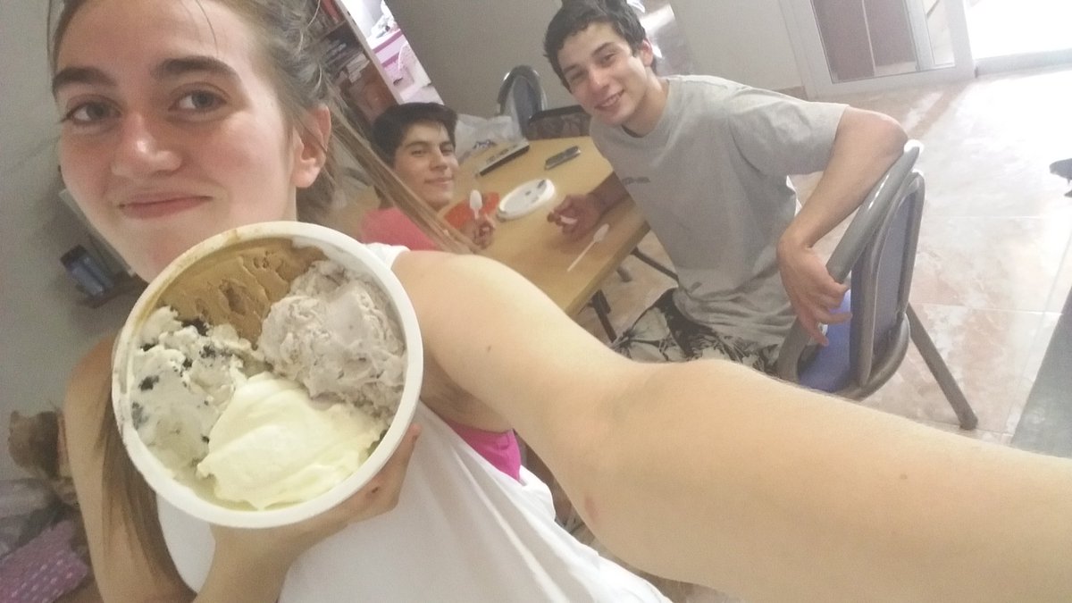 celina_tufilaro's tweet photo. Así si 💕👊👌💆🍦🍧🍨 https://t.co/cmzZmCFuPr