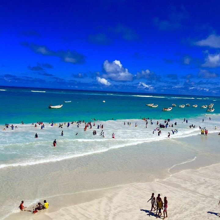 Xidigvip's tweet photo. #Lidoattack #BeachViewHotel #beautifulbeach #SaveSomalis #MyPrayer lido victims. https://t.co/jiM1zli4xe