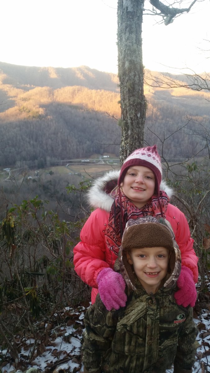 ILOVELEECO's tweet image. Winter Hike in Lee County! So many trails to discover! #thingsforkids #visitva #iloveleeco @HarlanDaily @lenowisco
