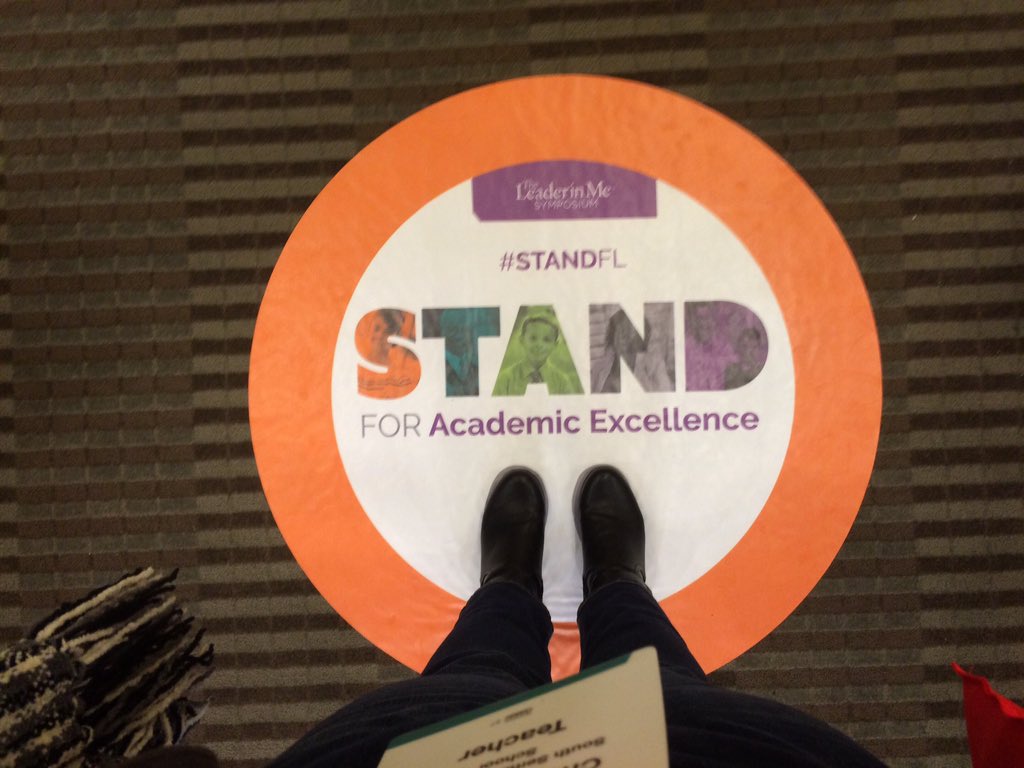 chelsey_a_smith's tweet photo. Finally got it taken!! #TLIM #standfl https://t.co/OZoPRNMipe