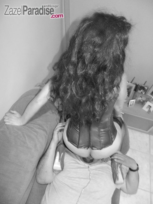 #FEMDOM Y ZAS! ENTODA LA KARA! https://t.co/ZHwSjrlztd https://t.co/OSqJjrXT3b<a href="/tag/femdom"class="tags">#FEMDOM</a>