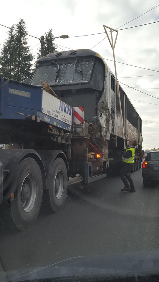 Accident sur un PN dans le 54 CZRIb_wWcAAE_aU