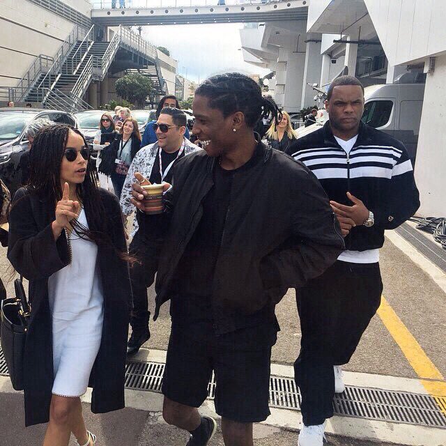 vaginaIntrelock's tweet photo. Zoe Kravitz x Asap Rocky🎌 https://t.co/8Uks6rgBHr