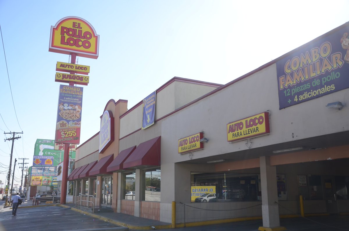 Clausuran tienda de Pollo Loco en Monterrey - CZRKulCUYAAva-O