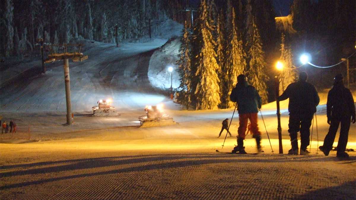 Let's go skiing! bit.ly/1Sq96mo #nightskiing #travel #Jahorina #Bjelašnica #winter #snow  #FeelSarajevo