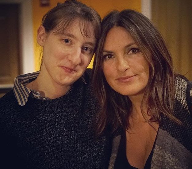 lxperra's tweet photo. Shoutout 2 THIS girl @svuceline & our director @Mariska
#WhosTheWriter
#CheIs
#WithACFromCeLINE
#KeepingScoreOnSVU https://t.co/Rs3I1AxM7C