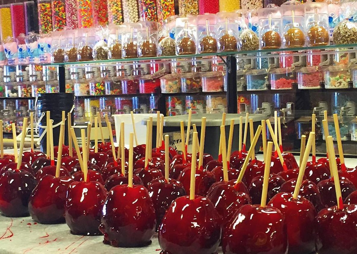 VisitSavannah's tweet image. Savannah has been named one of &quot;The 6 Best Cities for Foodies In America!&quot; &amp;gt;&amp;gt; bit.ly/1nB22qA