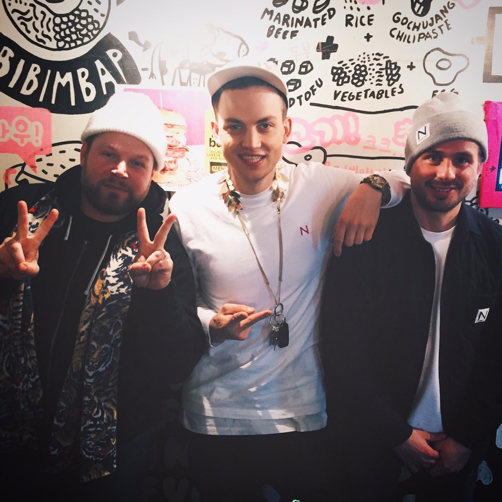 meeting <a href="/NewBlackSweden/">New Black</a> #gangsigns