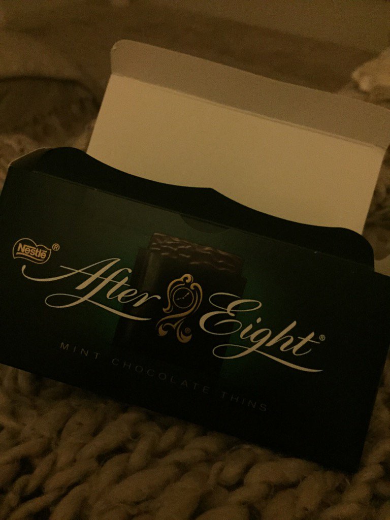 ClaireCaddick2's tweet photo. When you come across left overs😀👍🏻😍 guess @kensw41 won't want to share #psychologicalissues #chocolatemints https://t.co/HwixuspJHq