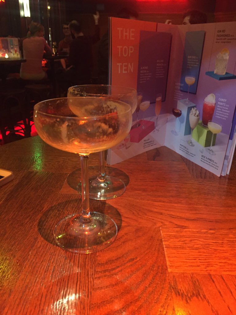 AmeetSG's tweet image. @RDGbestbars banging out some seeeeeeeerious tunes!!