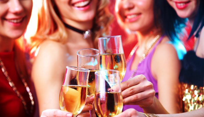 arizonabrides's tweet photo. Scottsdale Event (1/29): Girls Night Out at @RobbinsBrothers! Details: https://t.co/XKIhgrcywR #Scottsdale #GNO https://t.co/ehmXInE21G