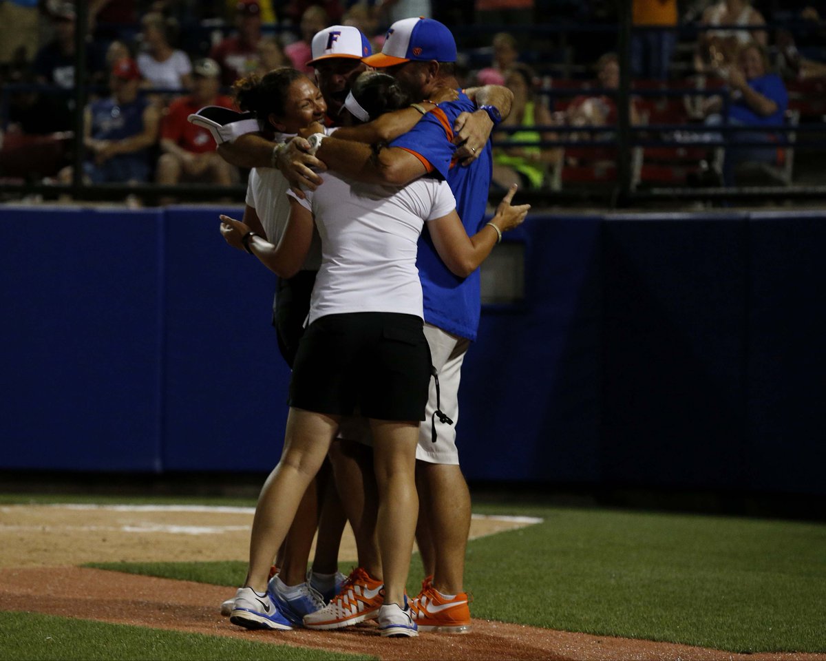 GatorsSB's tweet photo. NCAA Championship hugs are the best kind. #GoGators #GatorsRepeat #NationalHugDay https://t.co/DFbE9qJl5e