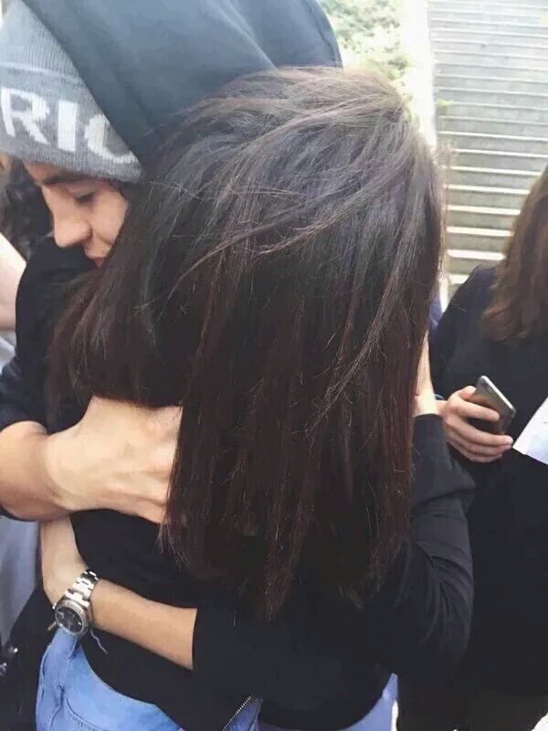 MiriamftHorane3's tweet image. Promise that someday i will meet you and you will give me a hug 😢😭 come to my country @nashgrier #NationalHugDay