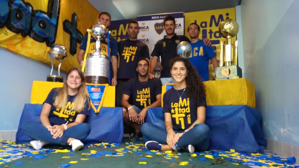 BocaFundacion's tweet photo. UNA FOTO COOPERA 📷🏆 | #BocaCopaMDQ Sacate una foto a cambio de un alimento no perecedero: https://t.co/mTbwoCJWnL https://t.co/8kJNoApf0Z