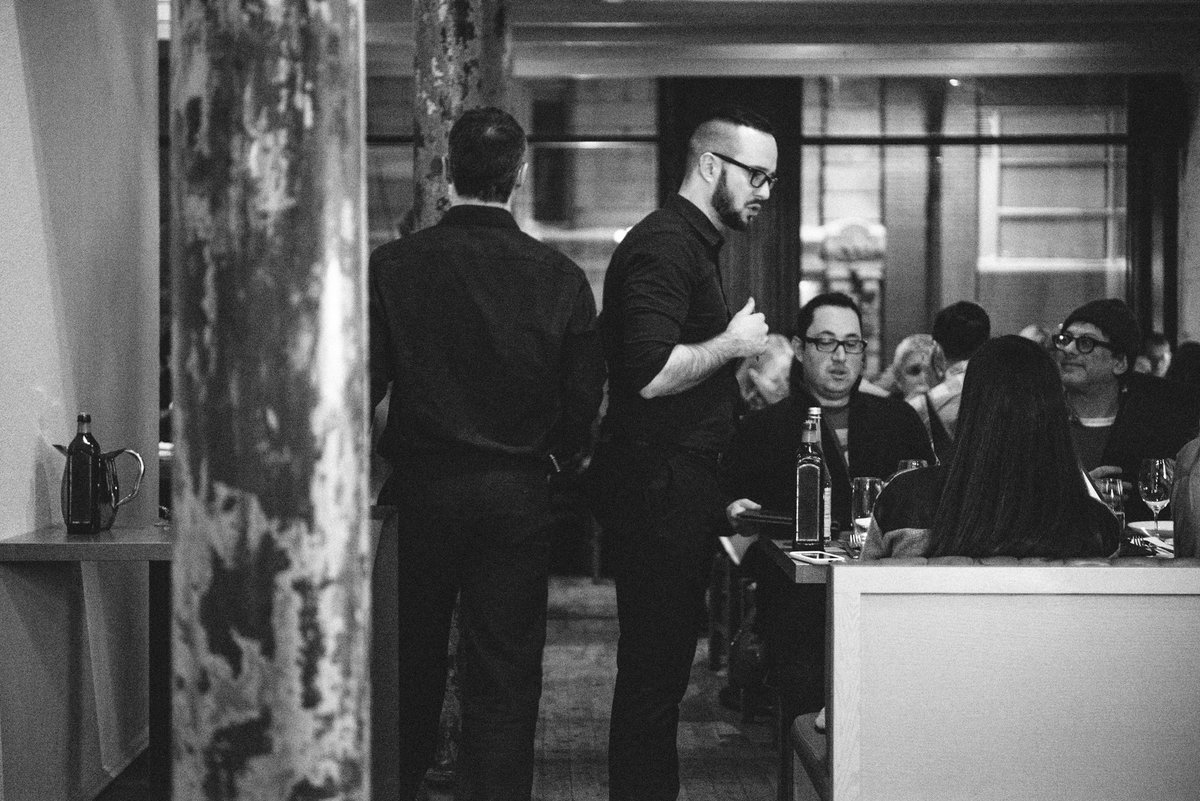 Ikanos_MTL's tweet image. Notre maître D&apos;hôtel Simon se fera un plaisir de vous servir. @ikanos_mtl #awsomeservice #awsomeguy