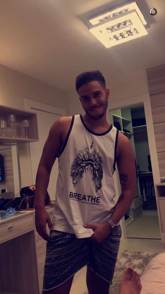 JonathanCBrasil's tweet photo. Sarah Poncio postou essa foto na sua conta no snapchat. 🔥😏 https://t.co/tDABGFqH7k
