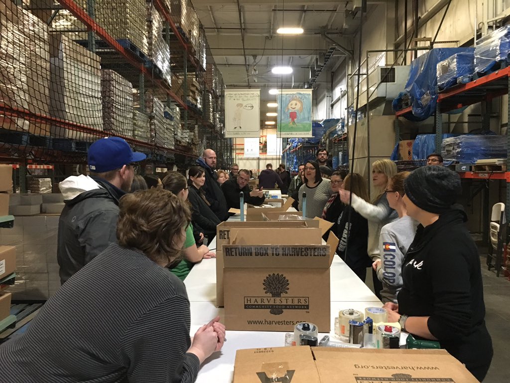 Harvesters KC 35 Partners Volunteering. #extrashotofgood #starbuckspartners