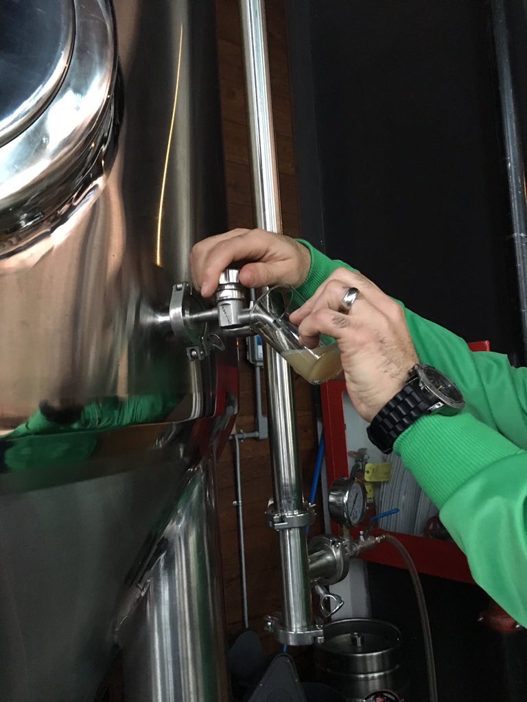 Sneak peak #niagara #vidal #icewine #beer <a href="/NiagaraBrewCo/">Niagara Brewing Co.</a> #craftbeer #beerlover