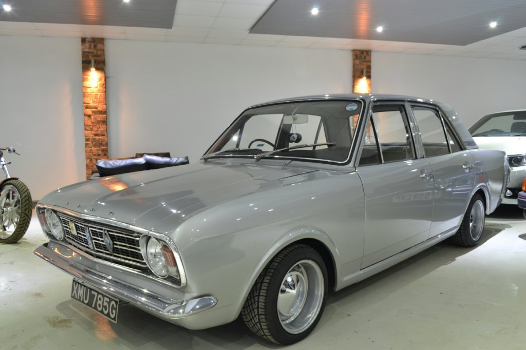 Ford Cortina 1600 GT for £12995. Click for more details: drivebuy.co.uk/viewVehicle.ph…