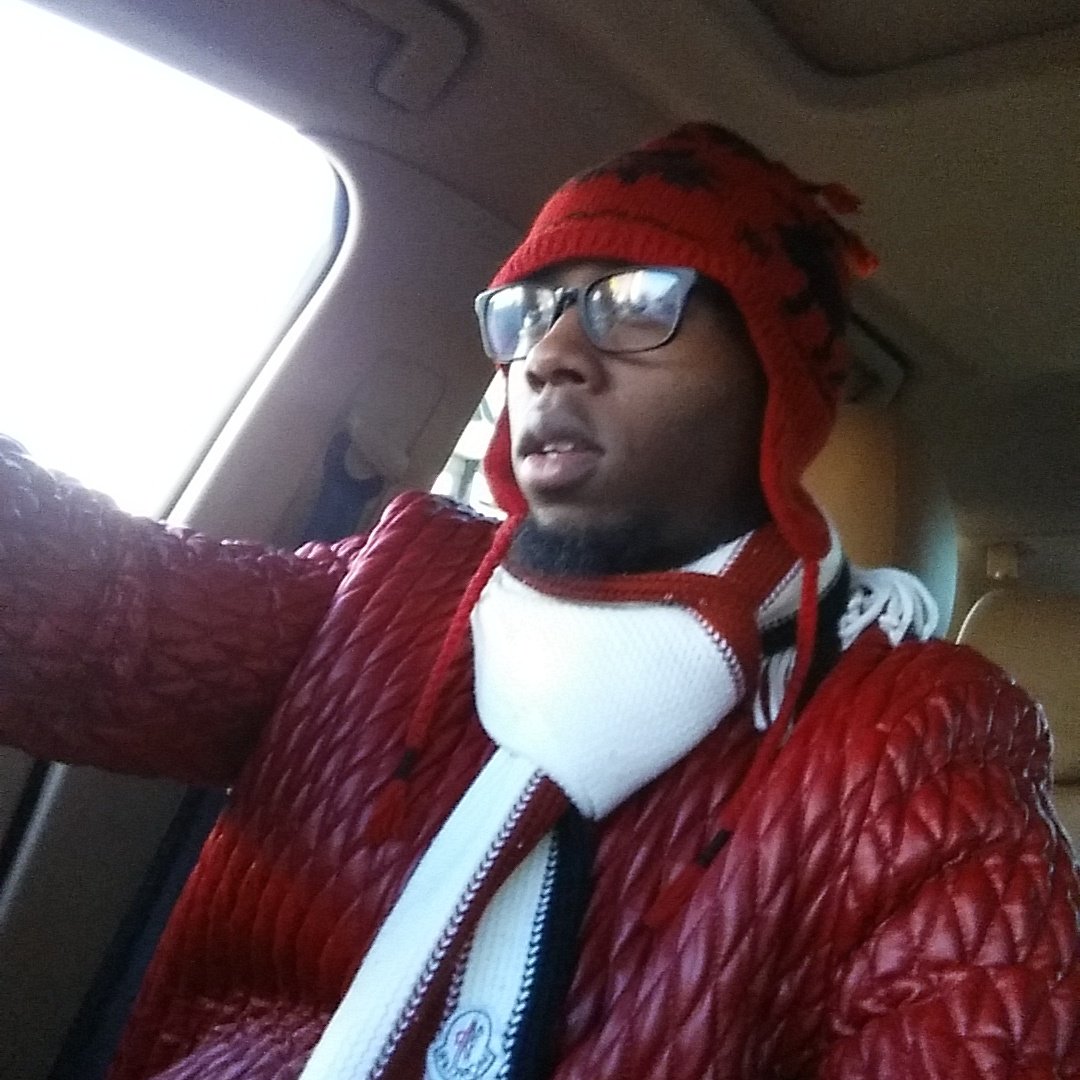 Topz7st's tweet photo. I can't help not looking presentable https://t.co/jZmYxmr1N4
