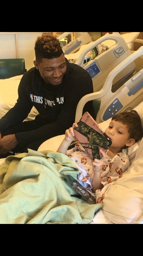 sethsymmes13's tweet photo. #teammeaty Marcus smart visiting my big guy in the hospital https://t.co/wvm9w7UbnB
