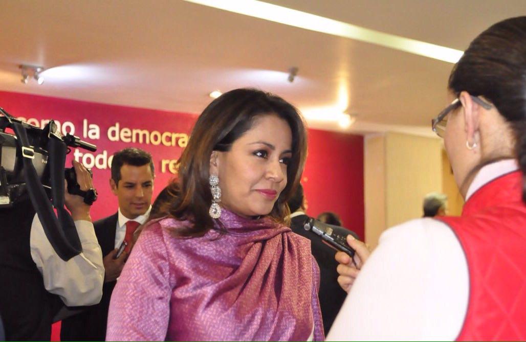 marianabenitezt's tweet photo. Concluimos firma del Pacto de Unidad por #Oaxaca en #CEN @PRI_Nacional. ¡Vamos a la victoria! #JuntosHacemosMás https://t.co/snbRlGXUTw