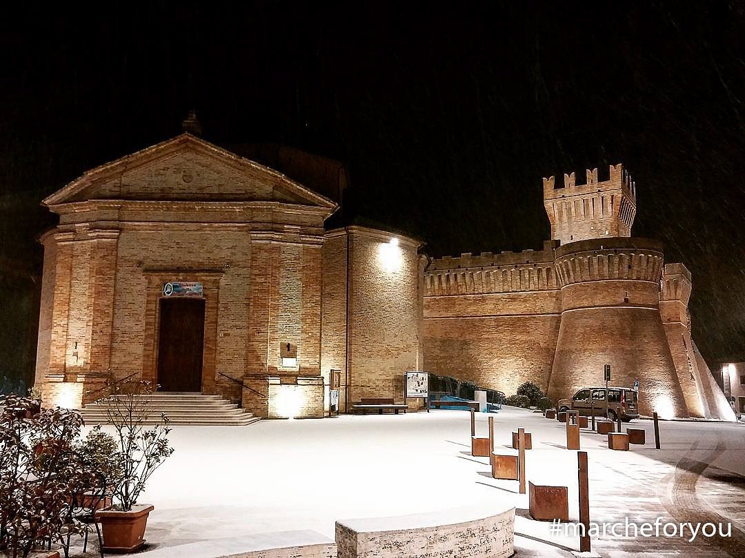 yallersitalia's tweet photo. #Urbisaglia - #Macerata 
👉Foto di @andq92 👏
Buona serata a tutti da Urbisaglia! 😍 
#marcheforyou #destinazionemarche https://t.co/QGuPOVJWS7