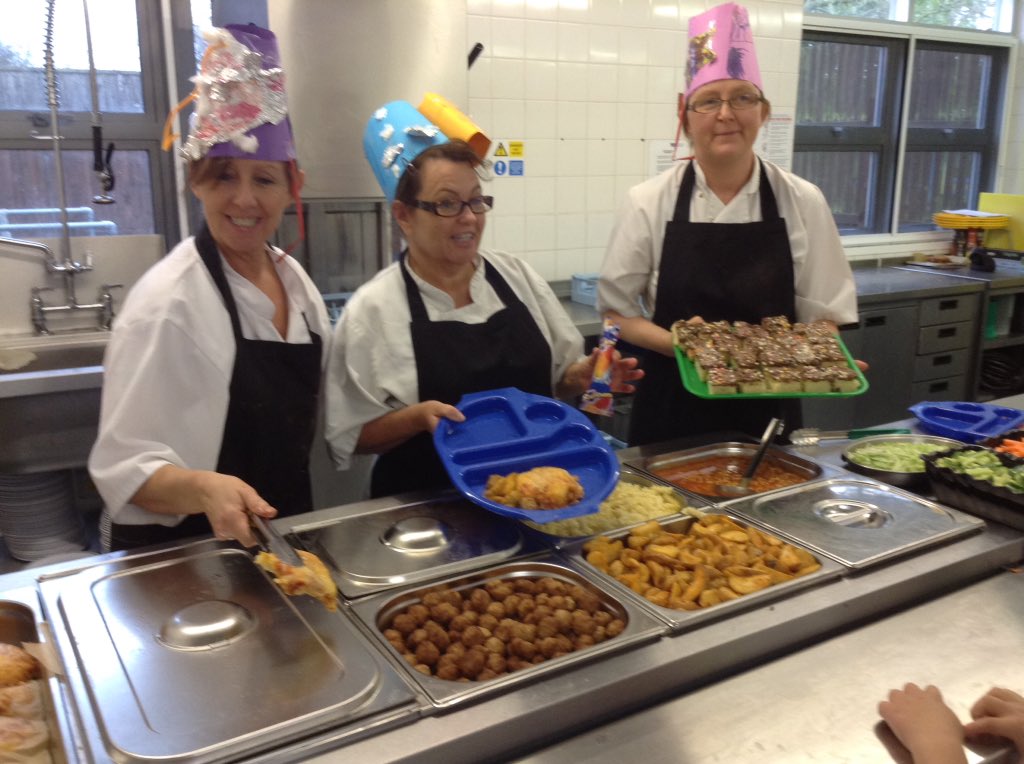 ClassSimmonds's tweet photo. We had an amazing space lunch today, thank you Hamford Kitchen team who went to so much effort @HamfordPrimary https://t.co/pxJ04PWkI3
