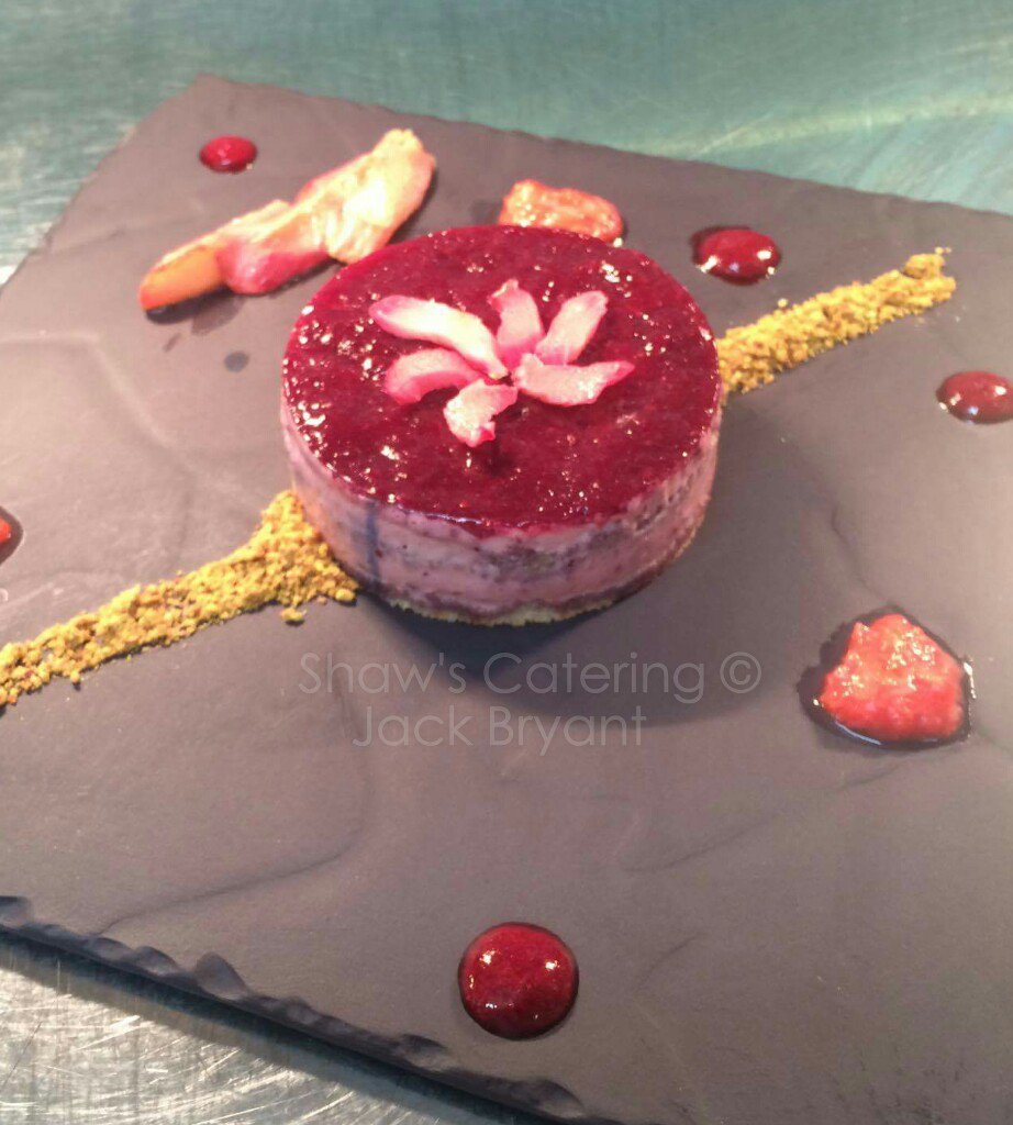 ShawsCatering's tweet photo. @jackbryant1997 
BlackBerry delice with a warm rhubarb and mint compote 
If you like it, give it a retweet!😄 https://t.co/pGdNX5T0XW