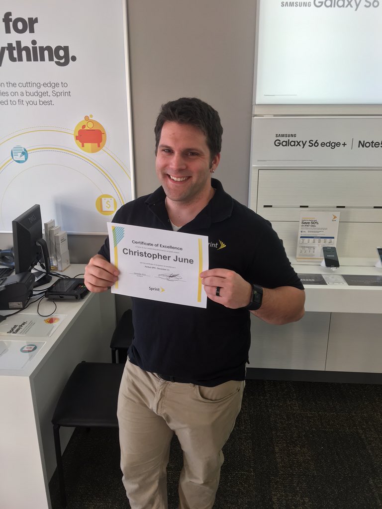 PDXSPRINTBIZ's tweet photo. Chris @Sprint6739 was perfect w/SPS Dec/1st month w/Sprint! @justincook83 @ChappySprint @glenwflowers #MIKYINST@RS https://t.co/skFG2OdeQo