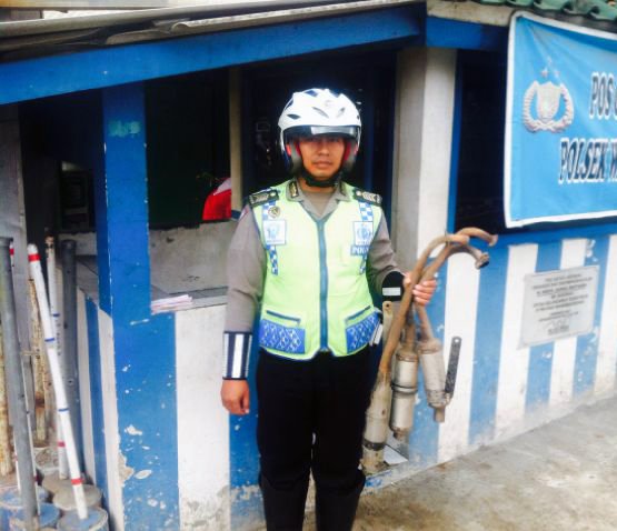 Polri lakukan penindakan terhadap Pemotor yang masih nekat gunakan knalpot bising.