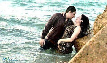 samysamy122's tweet photo. أشتَھيِ اليَومْ أنْ أقوِلْ  له أشيَاءْ كَثِيرةْ 
أولْهَا أحِبهْ جَداً وَ آخِرھَا لآ حيَاةْ لِيْ من دوِنه https://t.co/jy3hIJq3A4