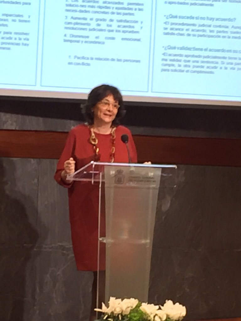 mmatmediadora's tweet photo. Lourdes Arastey en los actos de #DiaEuropeoMediacion del CGPJ, una magnífica ponencia, @quintamparo @ProMediacionSL https://t.co/Yq2PZJE9dn