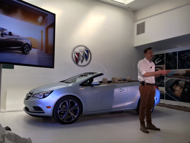 AutosCheatSheet's tweet image. #Buick global designer: Cascada&apos;s styling was always intended to be a convertible, not a coupe w/ its top lopped off