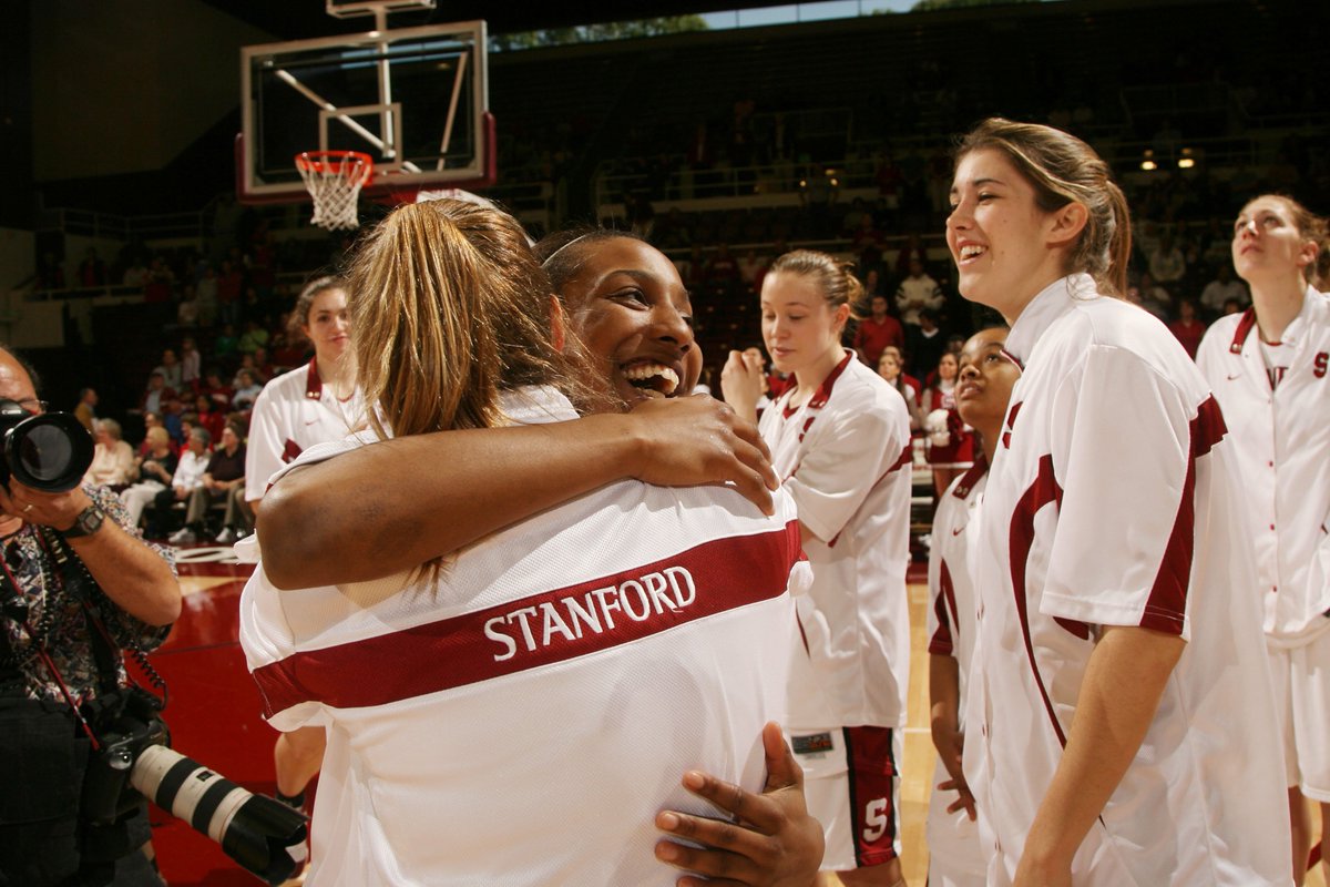 GoStanfordVault's tweet photo. #NationalHugDay https://t.co/smQtcDv1yP